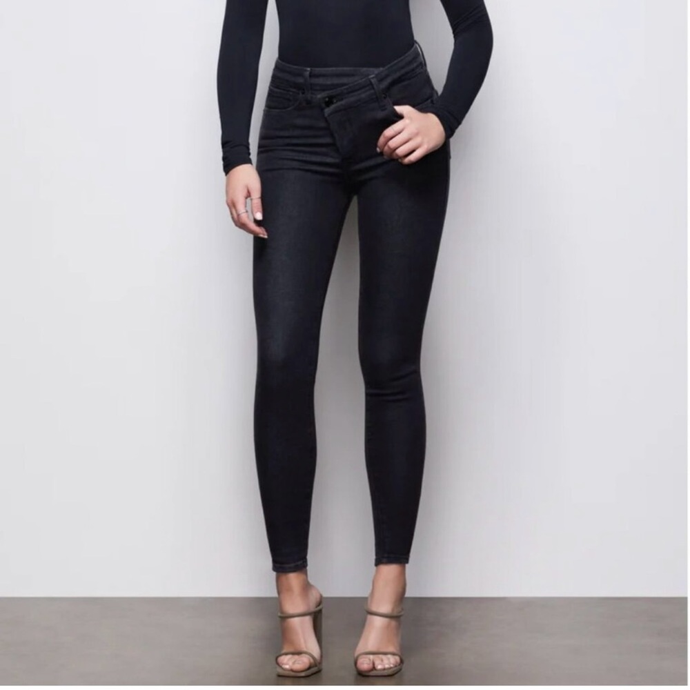 Good American Good Waist Crossover Black084 Size 8/29